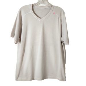 Lululemon Men's Metal Vent Tech T-Shirt Sz L Beige Stripe V-Neck Short Sleeve